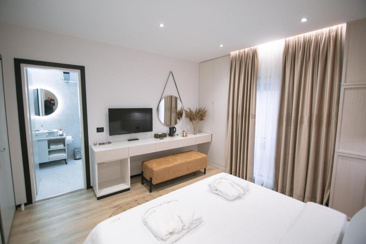 Boulevard Boutique Aparthotel Корча Екстериор снимка