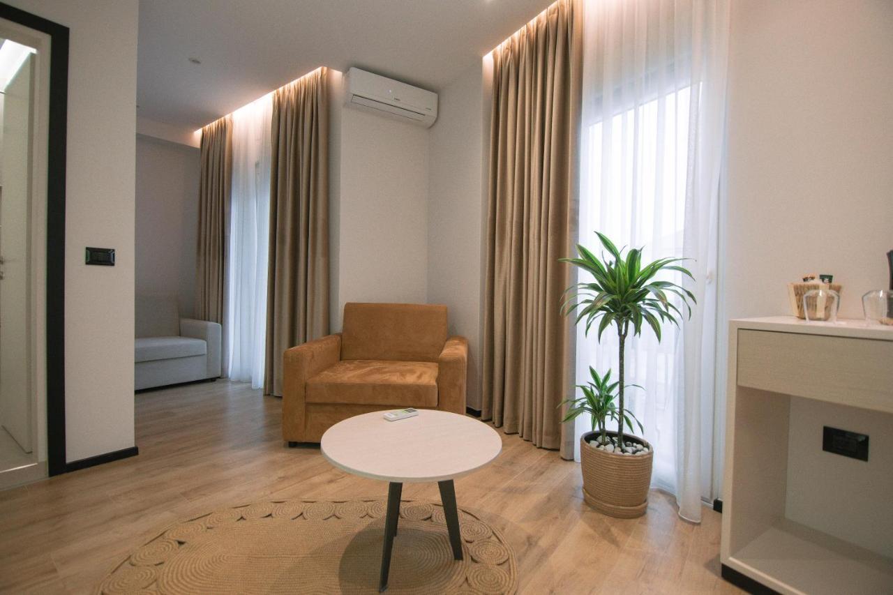 Boulevard Boutique Aparthotel Корча Екстериор снимка