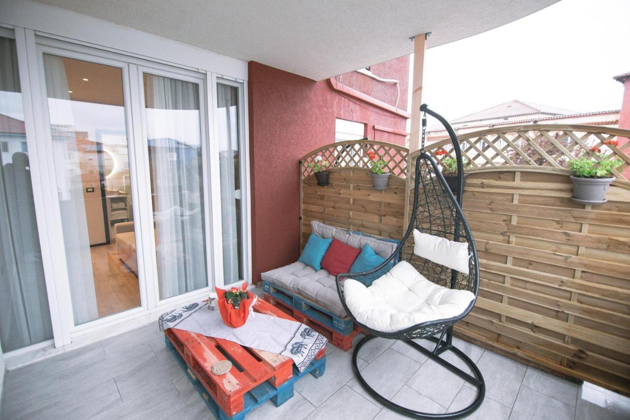 Boulevard Boutique Aparthotel Корча Екстериор снимка