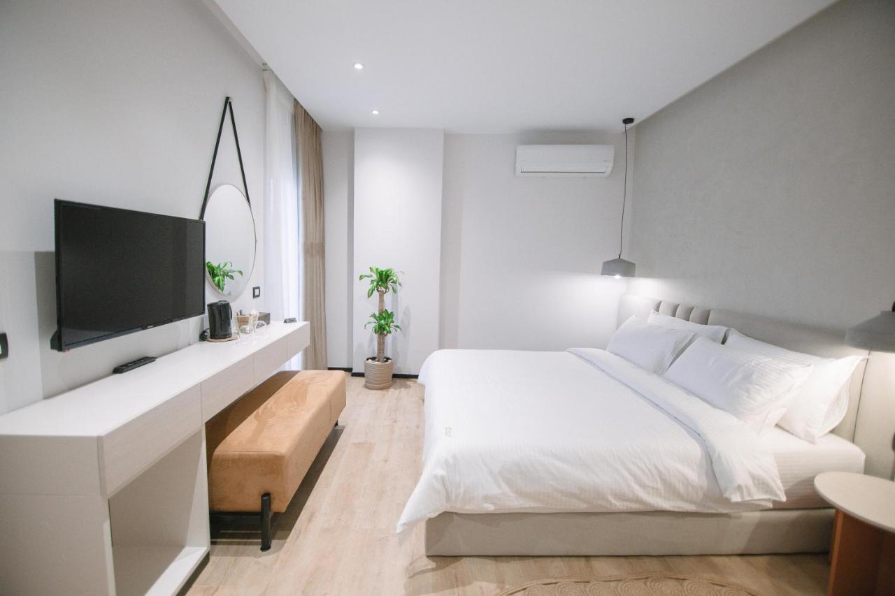 Boulevard Boutique Aparthotel Корча Екстериор снимка