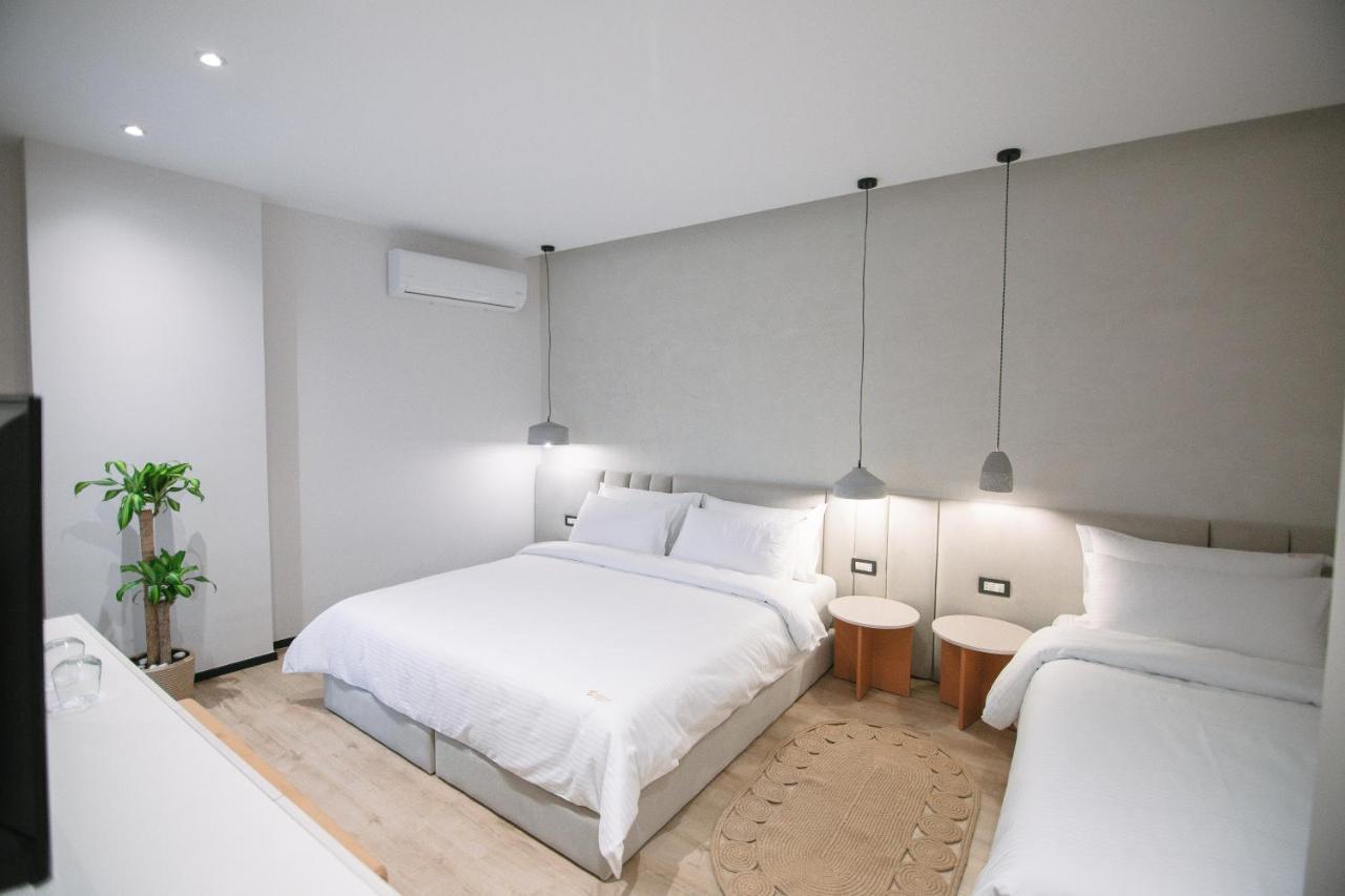 Boulevard Boutique Aparthotel Корча Екстериор снимка