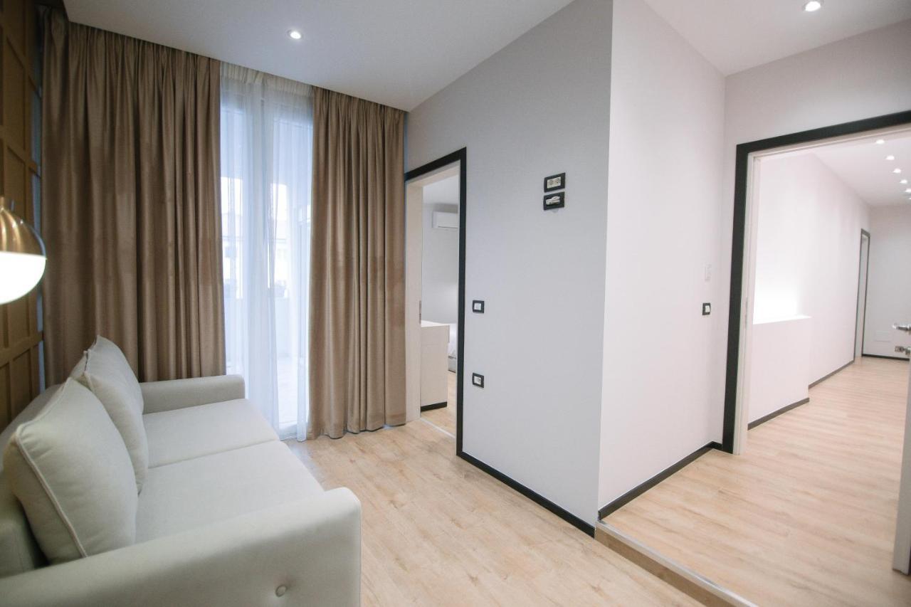 Boulevard Boutique Aparthotel Корча Екстериор снимка