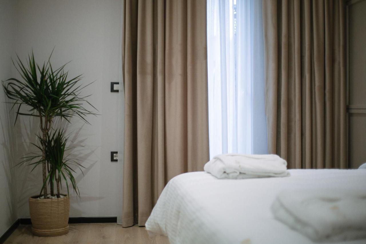 Boulevard Boutique Aparthotel Корча Екстериор снимка