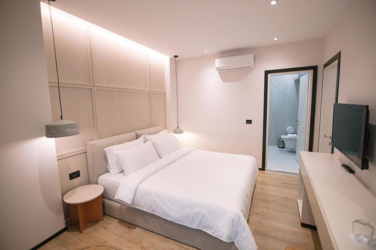 Boulevard Boutique Aparthotel Корча Екстериор снимка
